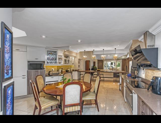 4 BEDROOM FREEHOLD FOR SALE IN BRYANSTON